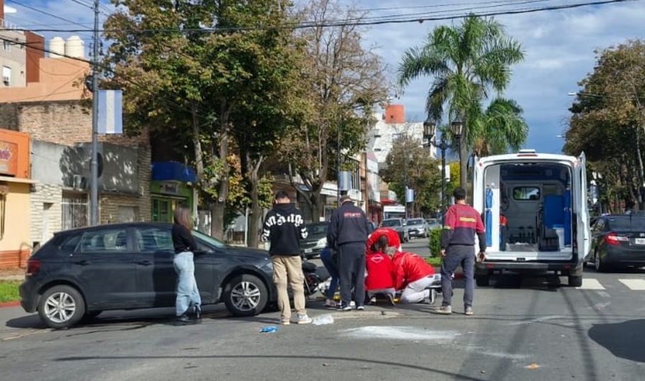 Campana Noticias Un Auto Y Una Moto Chocaron En La Av Varela