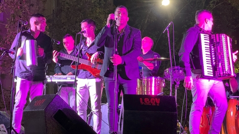 Sin Foto